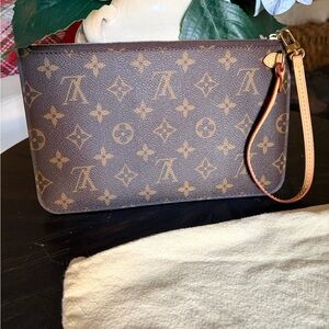 Louis Vuitton MM/GM Neverfull pouch